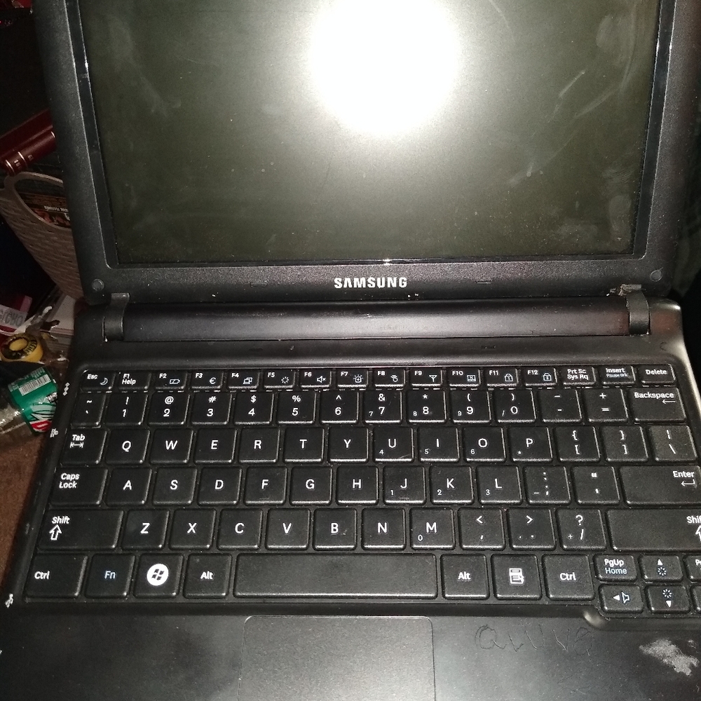 Samsung Notebook n145 - Picture 6 of 6